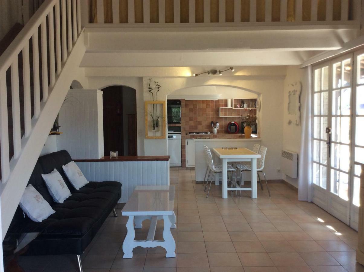 89 Le Grand Pin Apartment Sainte-Maxime Bagian luar foto