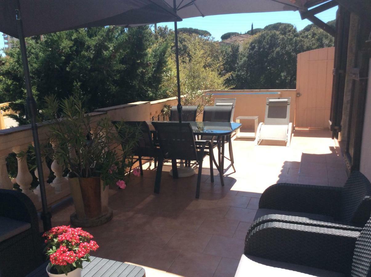 89 Le Grand Pin Apartment Sainte-Maxime Bagian luar foto