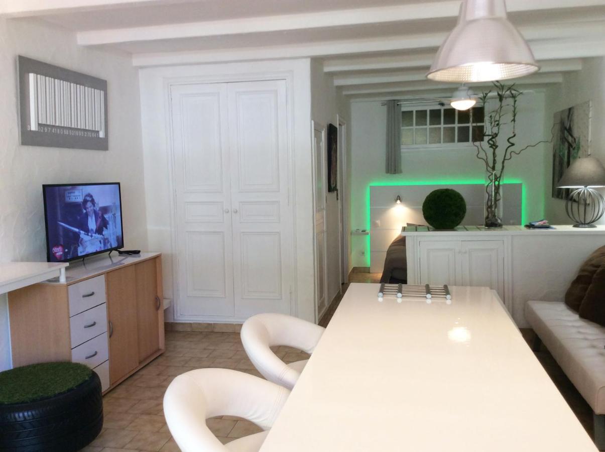 89 Le Grand Pin Apartment Sainte-Maxime Bagian luar foto